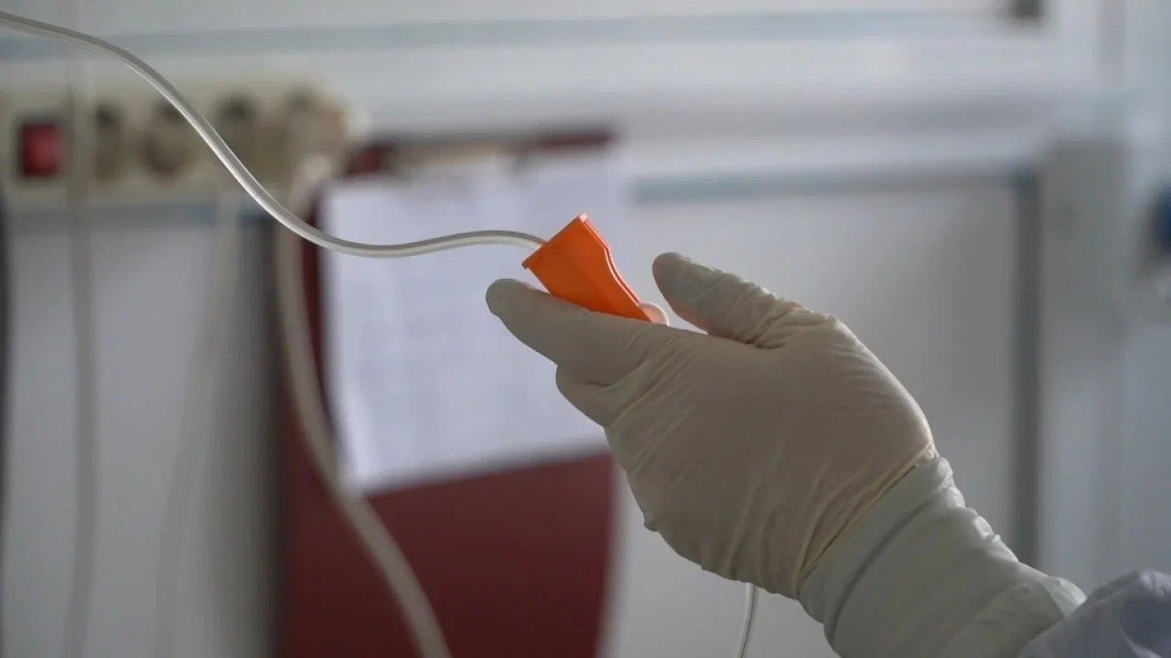 Двухлетний малыш обжегся кашей в Бурятии Ребенок опрокинул на себя кастрюлю с горячей кашей накануне С термическими ожогами его доставили в ДРКБ Сейчас он находится в отделении анестезиологии и реанимации родители будьте внимательнее в новогодние праздники Канал Ариг Ус в MAX