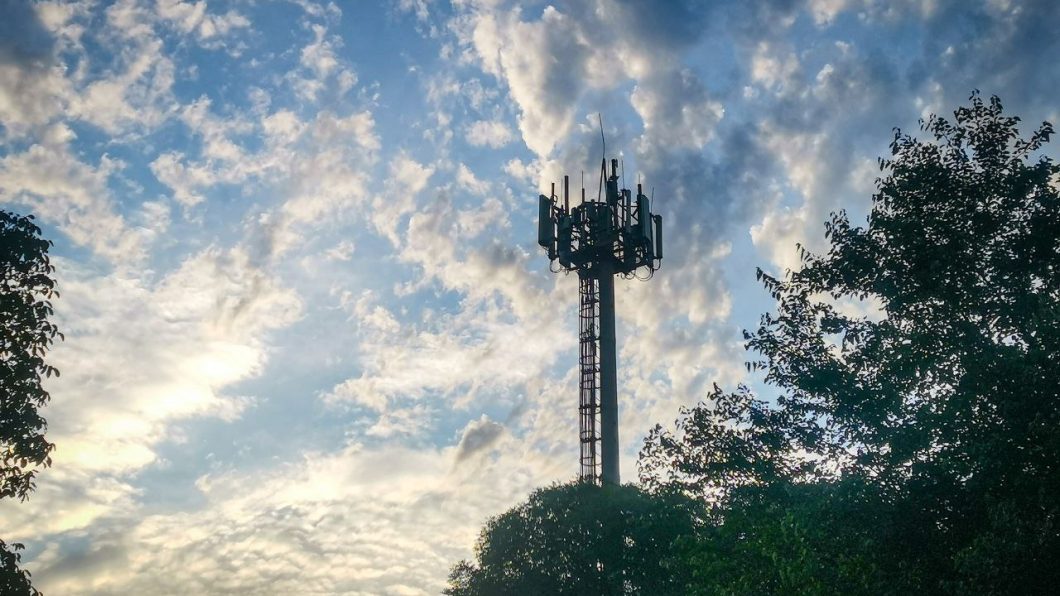 МТС присоединила к сети LTE еще пять малых населённых пунктов Якутии МТС сообщает о расширении LTE покрытия на территории Якутии Мобильную связь и высокоскоростной интернет МТС получили жители еще пяти малых населенных пунктов в каждом из которых проживают менее 350 человек Голосовая связь и высокоскоростной мобильный интернет МТС появились в населенных пунктах пяти районов Якутии Быстрый интернет запущен в трех селах с населением менее 250 человек yakutiadaily