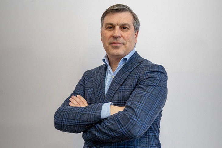 Как и ожидалось  , Никитин покинул пост.   Волгоградский «Ротор» сегодня, 2 июня, официально объявил о его уходе.   На этой должности его сменил бывший футболист сине-голубых Андрей Кривов.