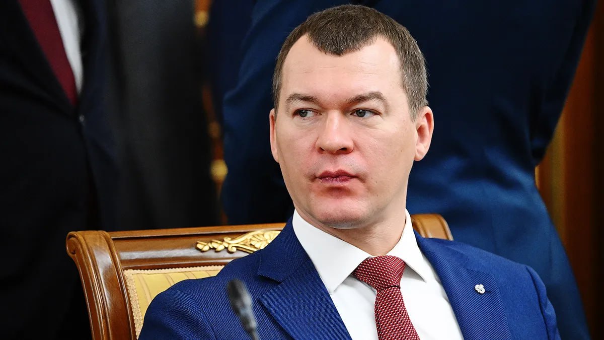 Министр спорта РФ намекнул на введение потолка зарплат в РПЛ: «В хоккее он есть» «Потолок зарплат — в хоккее он есть, в КХЛ есть, я сам возглавлял хоккейный клуб «Амур», я знаю, что есть зарплатные ведомости. Вот и распределяй — можешь игрока подороже взять, можешь — подешевле. А то некоторые договорились до того, что наши российские футболисты из-за ужесточения лимита будут требовать больше зарплаты. Что вы несете? С какого перепугу? Если у вас, конечно, бюджет неограничен, нужно освоить денежки вместе с агентами, все поделить, расписать — пожалуйста», — заявил Дегтярев в интервью телеканалу «Россия 24».
