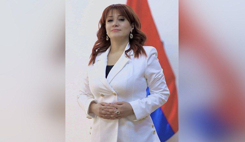 ‼ Ереван опровергает  слухи о «коридоре»  Все утверждения и публикации о том, что Армения согласилась, соглашается или согласится на «коридорные» решения, просто не соответствуют действительности.   Об этом на своей странице в Facebook написала пресс-секретарь премьер-министра Армении Назели Багдасарян.    :