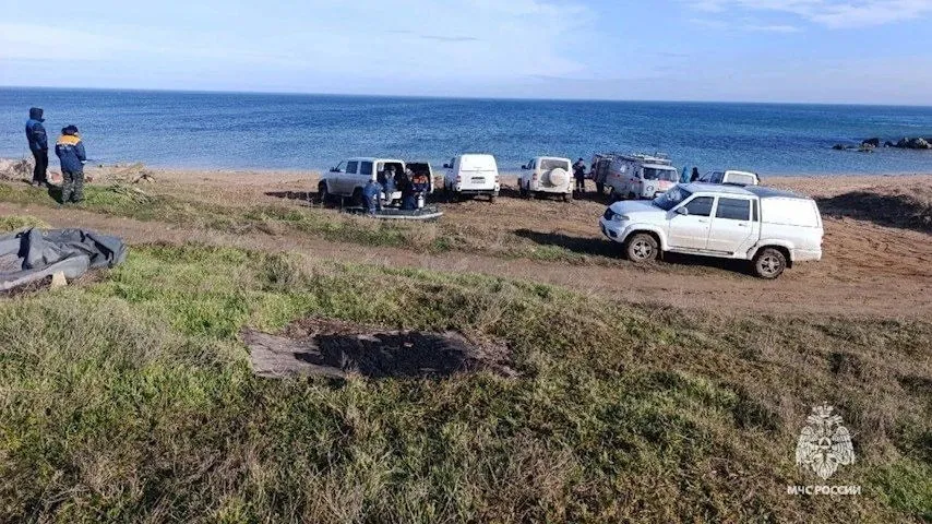 Спасатели нашли тела двух рыбаков из Щелкино которые в середине февраля ушли в море во время шторма Сейчас на месте работают сотрудники Следственного комитета SMIcrimea