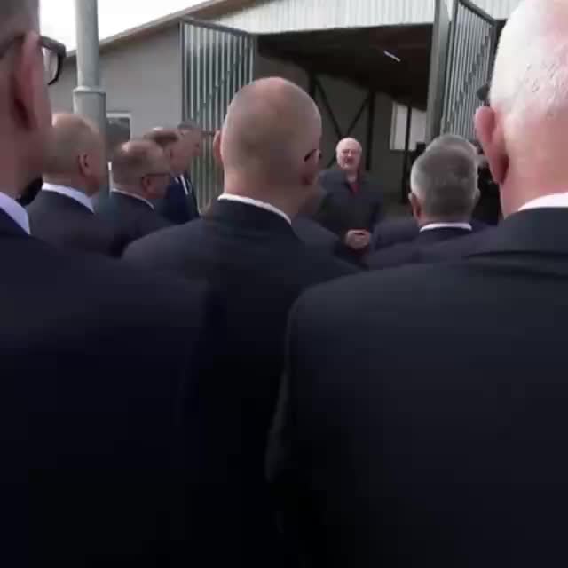 Лукашенко призывает молодежь к труду и высадке картофеля
