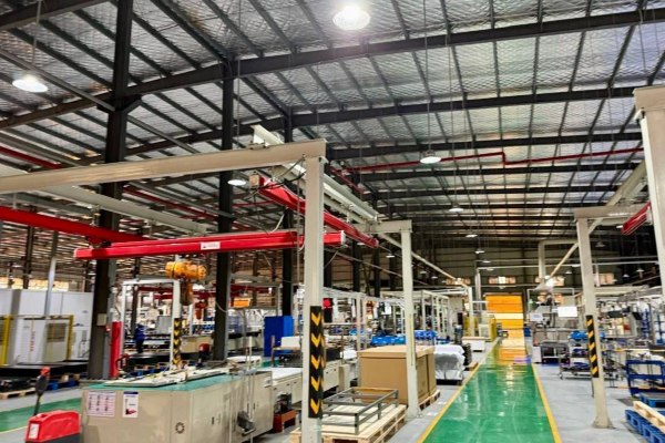 Россети изучили китайский опыт в сфере накопления энергии www eprussia ru news base 2025 2336640 htm Делегация ПАО Россети во главе с генеральным директором Андреем Рюминым посетила Китай с рабочим визитом Цель поездки изучить опыт строительства систем накопления энергии СНЭ большой мощности и наладить взаимодействие с местными производителями оборудования сообщила пресс служба энергохолдинга новости энергетики Россети СНЭ энергетика