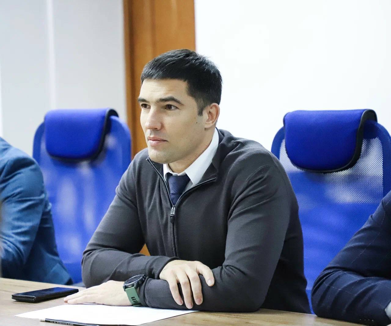 В отставку ушёл и о министра спорта Кубани Серафим Тимченко Тимченко работал на этой позиции почти четыре года и покинул должность по собственному желанию Кубанские Новости   Мы в MAX