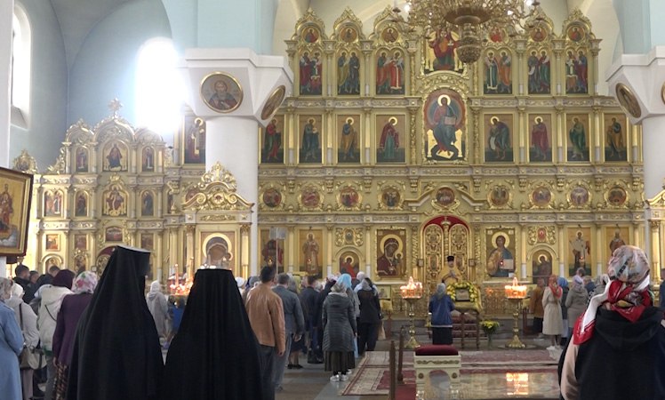 В Чите состоится крестный ход, посвященный Дню памяти святого благоверного великого князя Александра Невского  Сегодня в Чите состоится крестный ход, посвященный Дню памяти святого благоверного великого князя Александра Невского. Православные верующие почтят память одного из самых известных деятелей в истории России, считающего небесным покровителем Забайкалья. В связи с этим с 9 часов до 10:30 перекрыто движение для всех видов транспорта по дорогам в районе вокзала. Проехать будет нельзя по улице Петровской от Бутина до Ленинградской, по улице Бутина от Амурской до Петровской и от Ленина до Петровской, а также по...