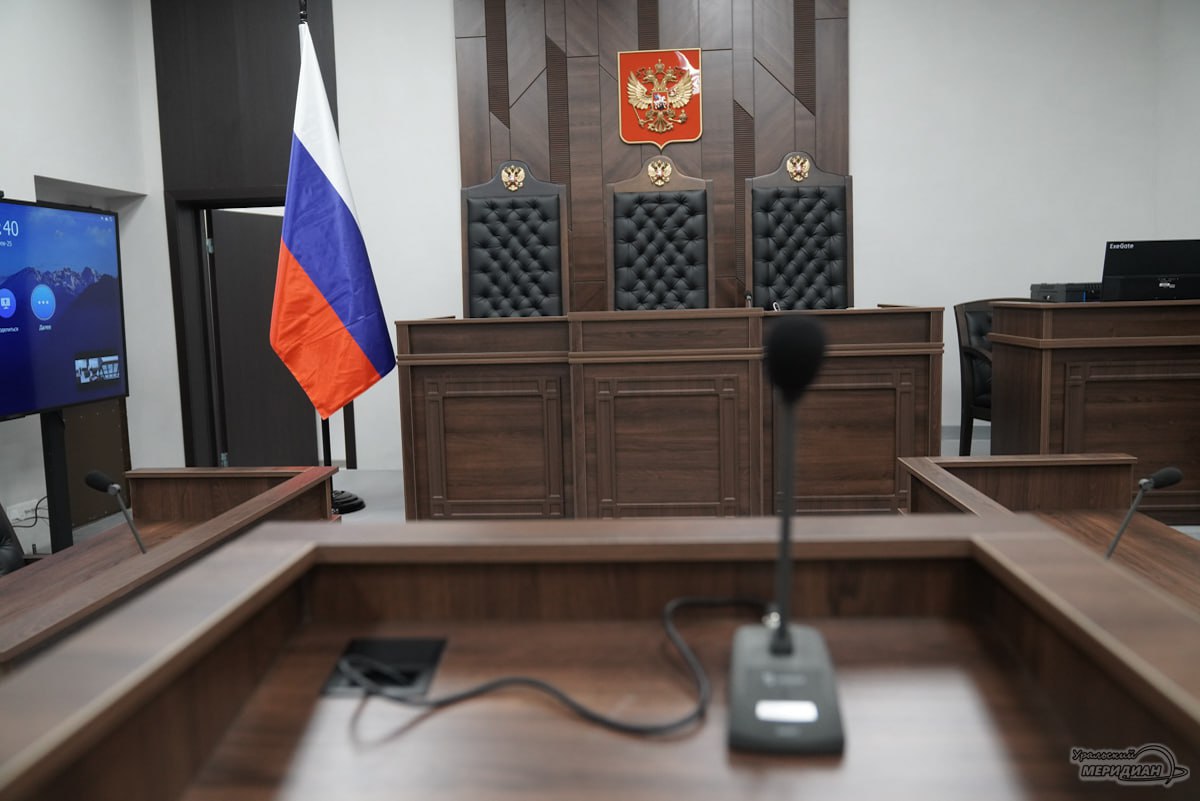 Наркокурьерша предстанет перед судом по 11 эпизодам 17 декабря Академический районный суд Екатеринбурга начнёт рассмотрение дела Е А Ваулиной Женщину обвиняют в 11 эпизодах незаконного оборота наркотиков включая организацию распространения и хранение запрещённых веществ По данным следствия Ваулина выступала курьером закладчицей покупала крупные партии наркотиков прятала их в тайники для продажи через интернет Некоторые преступления не завершились её задержали Также у женщины нашли наркотик для личного употребления в упаковке от мыла при обыске в СИЗО 5 пакет обнаружили вместе с её вещами переданными сожителем Подписаться на Уральский меридиан