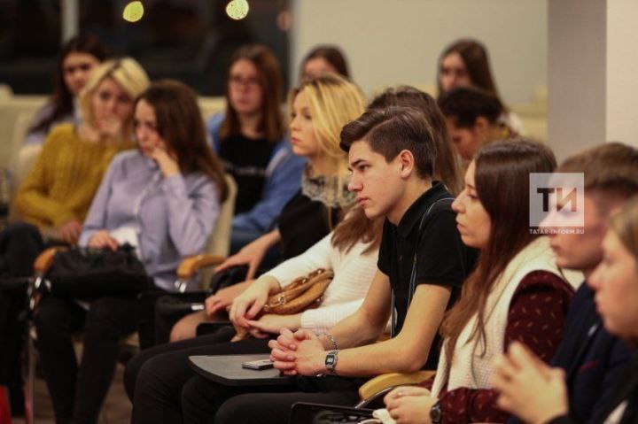 В Татарстане планируют ввести льготы для многодетных семей при оплате колледжей С 1 сентября 2025 года в республике может заработать новая мера поддержки — компенсация 30% стоимости обучения в колледжах для семей с тремя и более детьми. Соответствующий проект постановления уже размещен для общественного обсуждения. Подробнее: