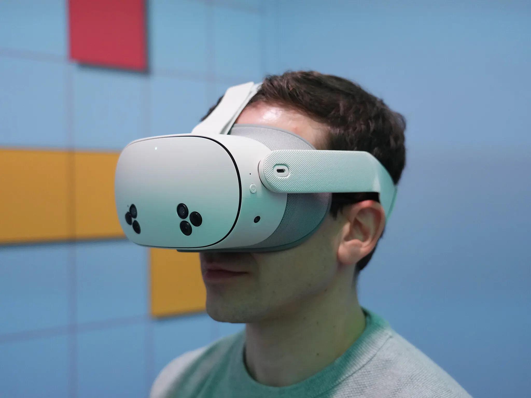 Meta планирует сократить 10 сотрудников из подразделения Reality Labs которое занимается метавселенной Сокращения связаны с тем что компания решила сосредоточиться на разработке ИИ В Reality Labs работает 15 тысяч человек The New York Times признана экстремистской и запрещена в России новости iphonesru