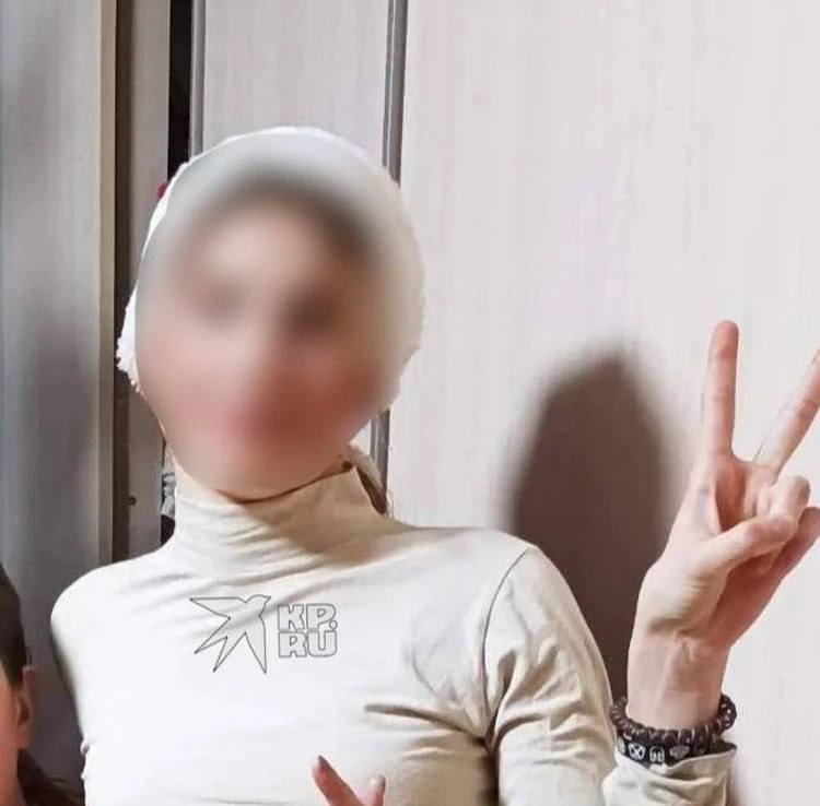 Иностранец «по любви» увёз подростка в Челябинск — теперь он в СИЗО В Екатеринбурге 14-летняя девочка Вика пропала больше недели назад — оказалось, что школьница уехала в Челябинск с 24-летним гражданином Узбекистана, которого зовут Бегзод. Несмотря на заявление девочки о том, что она сбежала сама «по любви», на иностранца завели уголовное дело о похищении человека. Суд отправил его в СИЗО до 15 августа. Фото: «КП-Екатеринбург» Новости Екб тут