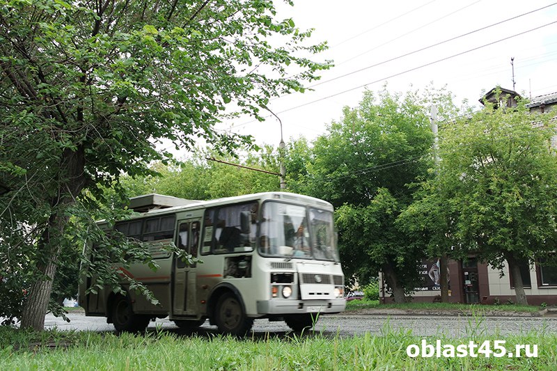 В Кургане перестали ездить автобусы по девяти маршрутам Администрация Кургана опубликовала постановление об отмене муниципальных маршрутов регулярных перевозок. Больше не ездят автобусы № 5, 72, 33, 360 и другие. Подробности по ссылке