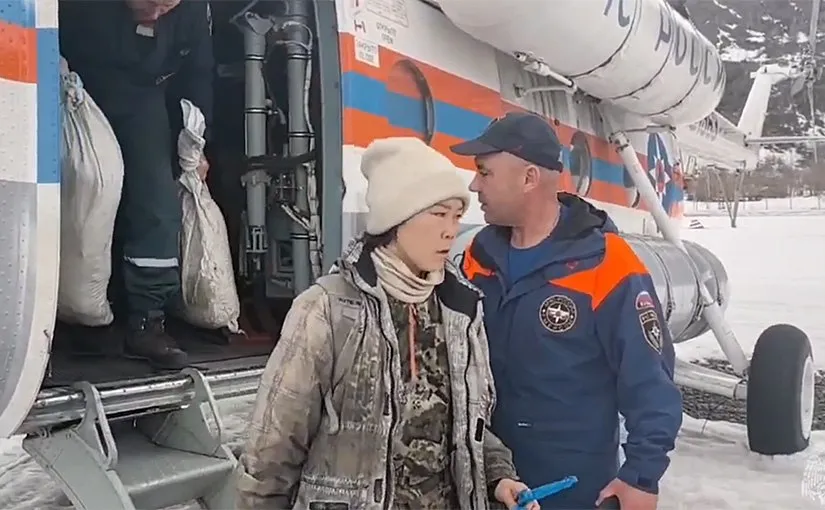 На Камчатке эвакуировали из домика в горах женщину и её сына Вертолетом их доставили в село Эссо В краевом управлении МЧС России сообщили что вывезли из охотничьего домика в горах жительницу села и её мальчика в Быстринском округе края Подробности по ссылке   kamtime ru article ccfc9365 fa3c 4ea2 8672 c7e650a9581b