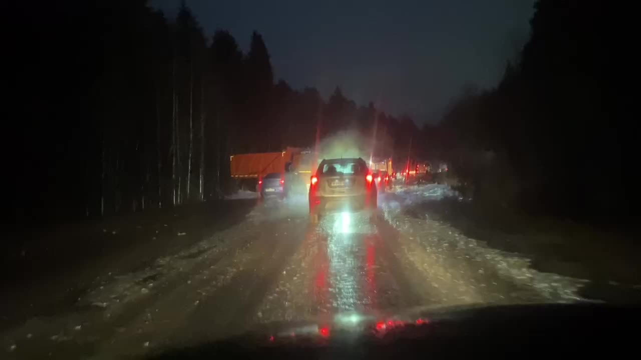 ДТП в Прионежском районе: столкновение КамАЗа, легковушки и микроавтобуса