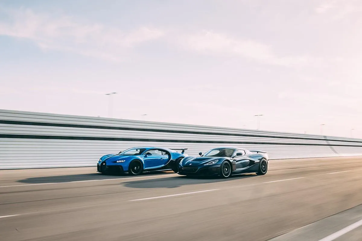 Porsche продает долю в Bugatti Rimac инвесторам при поддержке Абу Даби Покупатель группа во главе с HOF Capital при участии BlueFive Capital Компания полностью выходит из проекта продав 45 в Bugatti Rimac и 20 6 в Rimac Group Сумма сделки не раскрывается но ранее ее оценивали примерно в 1 2 млрд Контроль перейдет к Rimac Group которая продолжит развитие бренда вместе с инвесторами из ОАЭ Дубай Петрович в MAX