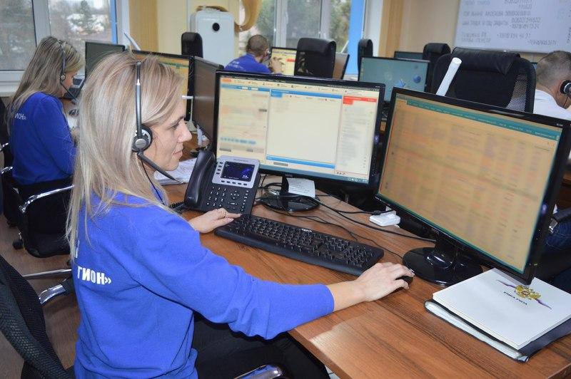 За май текущего года в МЧС Республики Крым поступило 73 872 вызова Из них: «1 489 были перенаправлены в пожарную охрану. 8 390 требовали вмешательства полиции. 9 632 были перенаправлены в службу скорой помощи. 850 звонков поступили в «Севастопольгаз» 483 вызова были классифицированы, как «детская шалость», — сообщило МЧС Крыма. Вести Севастополь