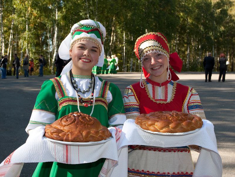 Пермь заняла шестое место в рейтинге самых гостеприимных городов России  Опрос показал, что 58% жителей хотят увеличения туристического потока, что на 17 процентов больше, чем в 2022 году. При этом, 16% пермяков не хотят, чтобы город посещало больше туристов.  Лидерами рейтинга стали Волгоград  68% , Омск  65%  и Уфа  64% . Наименее заинтересованы в наплыве гостей жители Краснодара  41% , которые считают туристов причиной пробок и перегруженного общественного транспорта.  Источник    ЧП Пермь    Прислать новость