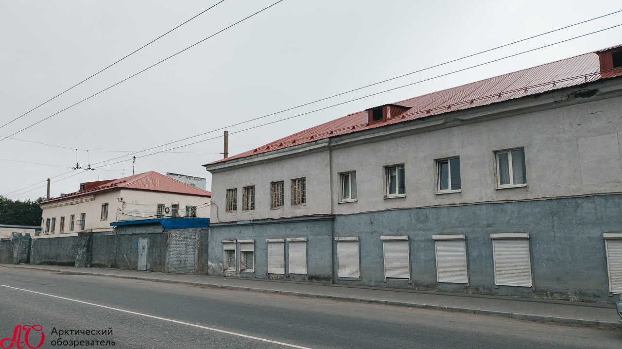 В столице Заполярья задержали жителя Оленегорска причастного по мнению силовиков к финансированию организации признанной экстремистской по ч 1 ст 282 3 УК РФ Как стало известно АО речь идёт о Дмитрии Семёнове ему инкриминируют донаты ФБК В его квартире прошли обыски и изъятия Октябрьским судом Мурманска Дмитрию Семёнову в понедельник избрана мера пресечения в виде заключения под стражу сроком на два месяца Арктический Обозреватель признана в РФ экстремистской организацией и запрещена