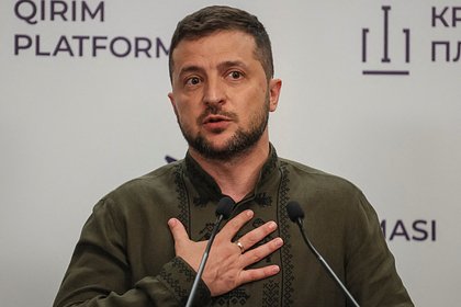 Трамп раскритиковал все высказывания Зеленского Президент США Дональд Трамп выступил с критикой украинского лидера Владимира Зеленского. Об этом он написал в социальной сети Truth Social. Трамп подчеркнул, что все слова Зеленского создают проблемы Украине. По мнению лидера США, если бы он был президентом, конфликт на Украине никогда бы не начался. «Президент Зеленский не приносит пользы своей стране, говоря так, как он это делает. Все, что выходит из его уст, создает проблемы, мне это не нравится, и лучше бы это прекратить», — заявил он. В свою очередь, Трамп заявил, что он сам лишь помогает «тушить большие и уродливые пожары, разгоревшиеся из-за грубой некомпетентности и ненависти». Ранее Трамп выразил недовольство действиями Путина. Глава Белого дома подчеркнул, что знает российского президента очень давно, но «что-то с ним случилось». «Мне не нравится то, что делает Путин, ни капельки», — сказал он.