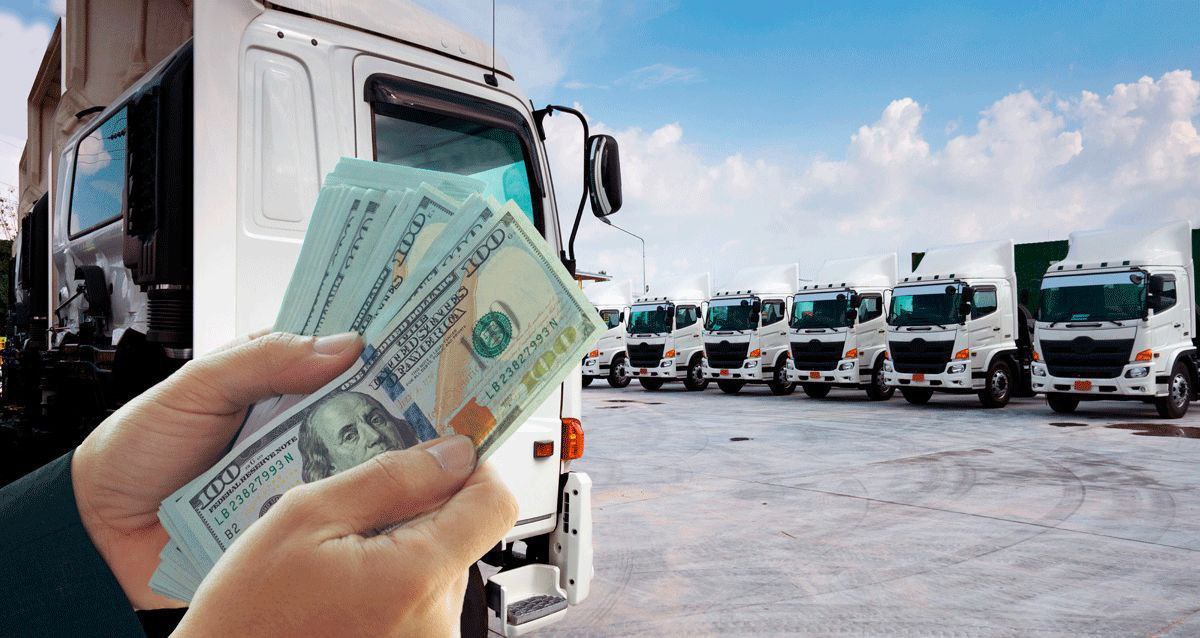 На 5% упал спрос на грузовые автоперевозки из Кыргызстана в Россию  Во втором квартале 2025 года количество заявок на автомобильные перевозки грузов из Кыргызстана за рубеж упали на 39% в сравнении с аналогичным периодом 2024 года, сообщила ATI.SU.  В частности, спрос на доставку в Россию упал на 5%.  В компании объяснили падение показателя ослаблением санкционного давления, а также восстановлением прямых поставок из Китая.  Ранее LogiStan писал о том, что с января по апрель 2025 года в Кыргызстане перевезли всеми видами транспорта около 18,1 млн тонн грузов.   Logistan.info   Логистика   Экономика