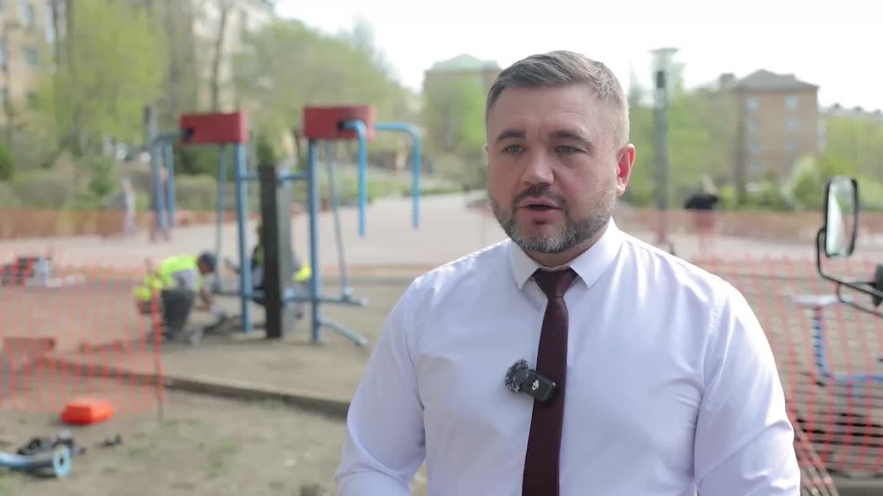Во Владивостоке стартовал ремонт спортивных площадок на улицах Овчинникова и Морозова