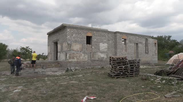 Закладка капсулы и молебен о строительстве храмов святого Александра Невского в Элекмонаре и Миассе