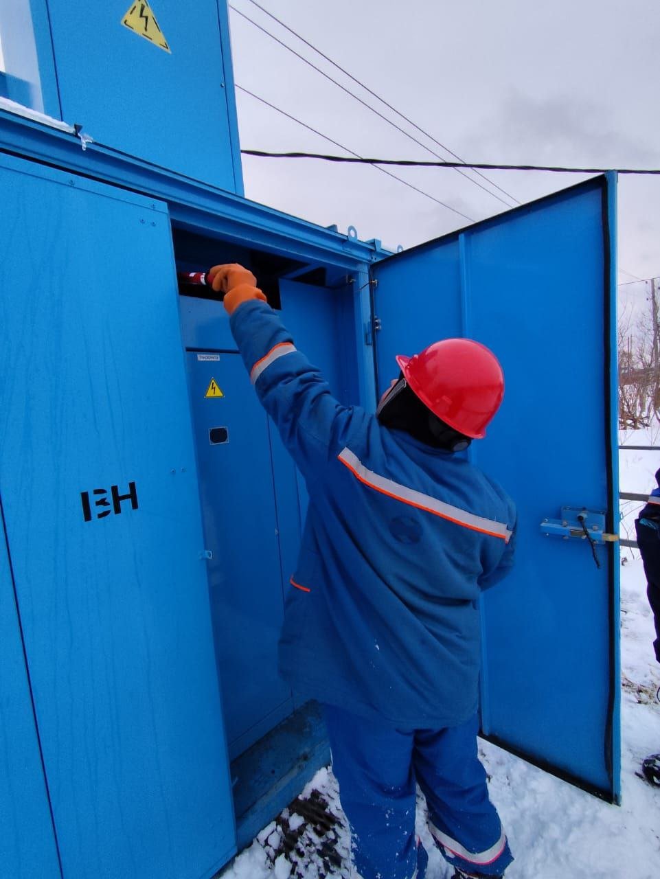 Сегодня к 19 часам энергетики Сахалинэнерго полностью восстановили электроснабжение населенных пунктов на Сахалине, нарушенное снежным циклоном