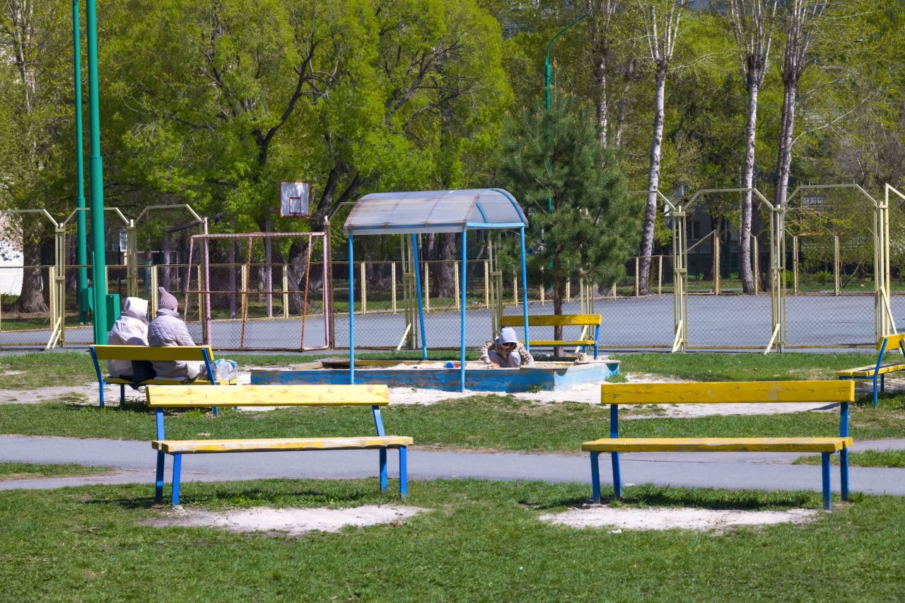 Бастрыкин заинтересовался дракой подростков во дворе Челябинска Председатель Следственного комитета РФ Александр Бастрыкин запросил доклад о произошедшей в одном из дворов Челябинска драке подростков. Со слов очевидцев, они якобы стреляли друг в друга фейерверком. По факту хулиганства в региональном СК начата проверка. — Глава ведомства дал поручение руководителю СУ СК по Челябинской области Алексею Колбасину доложить о ходе процессуальной проверки и установленных обстоятельствах, — прокомментировали в СКР. Голосовать за канал