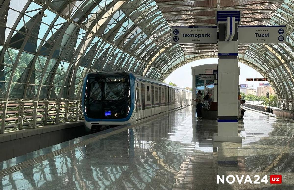 В Ташкентском метро из за роста пассажиропотока участились случаи давки в часы пик чтобы снизить нагрузку интервалы движения поездов сократили до 1 5 3 минут а в 2026 году планируется закупить ещё 56 современных вагонов Метрополитен