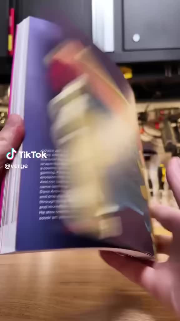 Red Bull представляет уникальный играбельный журнал с элементами Tetris