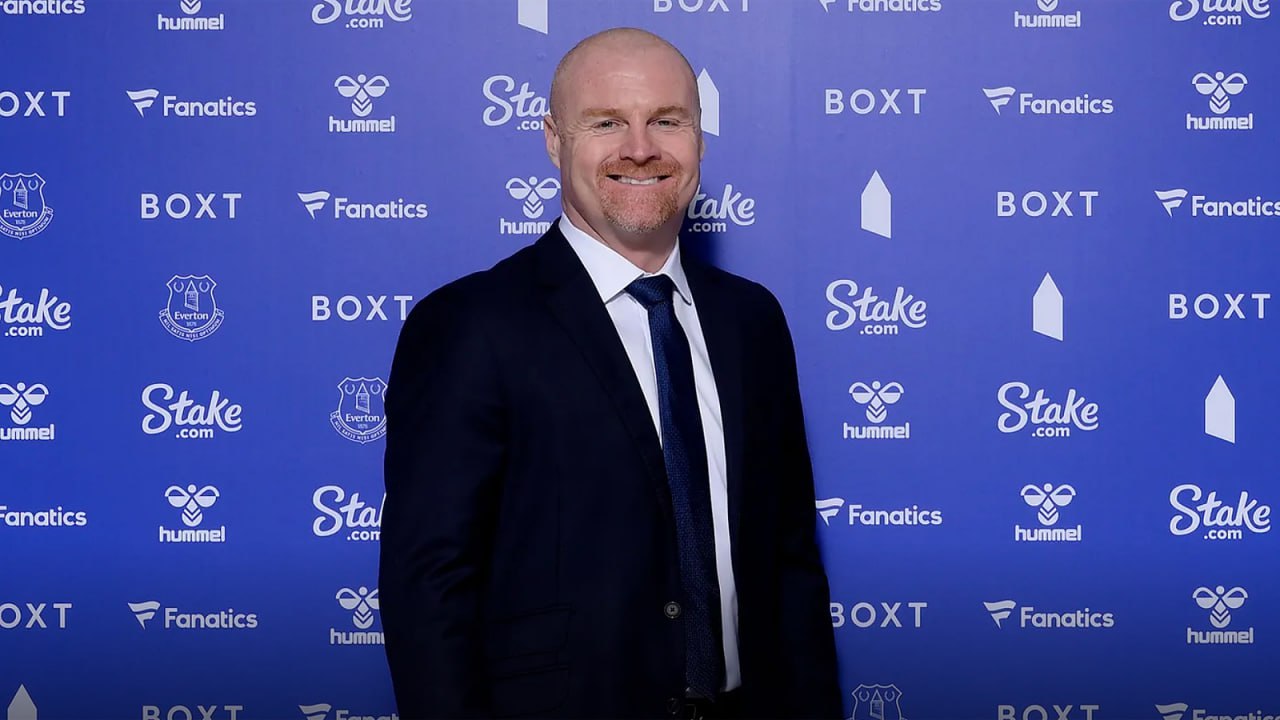 Ноттингем уволил третьего тренера за сезон Клуб объявил об уходе Шона Дайча со своего поста после ничьей с Вулверхэмптоном в АПЛ 0 0 Команда идет 17 й в чемпионате 27 очков 3 очка до зоны вылета и пробилась в 1 16 финала Лиги Европы Дайч в октябре сменил на посту Анге Постекоглу который в свою очередь занял место Нуну Санту в сентябре