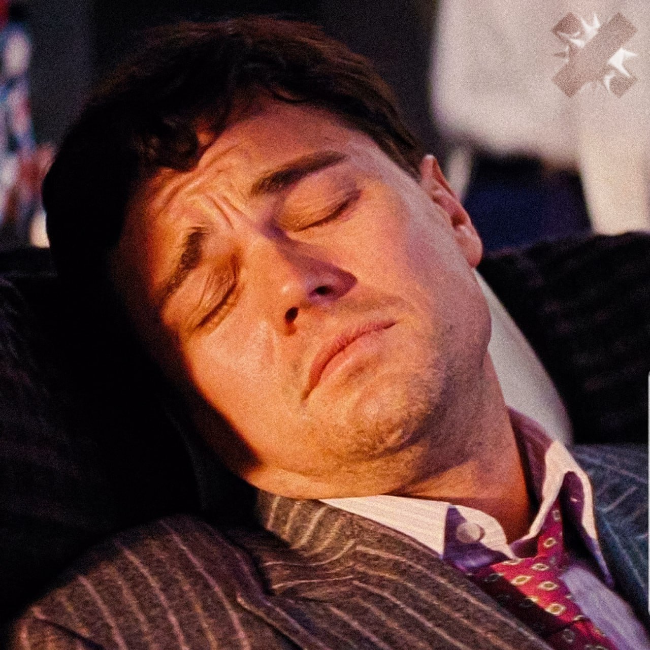 Слишком долгий сон может быть опаснее недосыпа Новое исследование показало что сон дольше 9 часов повышает риск смерти на 34 Часто чрезмерная продолжительность сна связана с депрессией хроническими болями набором веса и нарушениями метаболизма Это не повод сокращать отдых до минимума важен баланс Оптимальная норма 7 9 часов для взрослых и 8 10 часов для подростков Любите поспать   дааа до обеда самое то нет кто рано встает тому я вообще не сплю НМШ