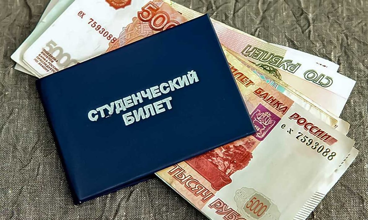На «Госуслугах» можно будет оформить налоговый вычет на учебу Речь идет об обучении как в России, так и за рубежом. Такую возможность планируется внедрить к концу сентября, сообщили в Минцифры. Тогда же министерство планирует запустить и комплексный сервис с налоговым калькулятором для расчета вычета. Прорабатывается вопрос расширения в будущем сценариев онлайн-подачи на вычет, например, инвестиционный, на долгосрочные сбережения, доходов от определенных видов деятельности и другие.