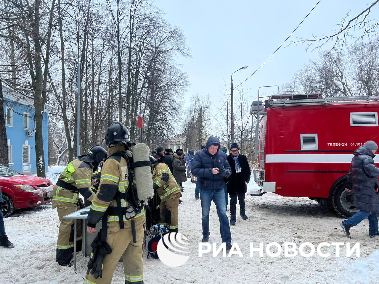 Кадры пожара в ЖК «Лазурные небеса» в Казани, на месте работают оперативные службы