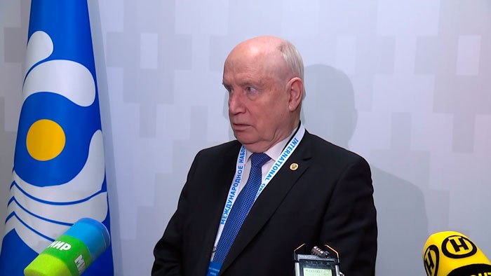 Я полностью исключаю этот вариант, никаких даже признаков того, что Армения собирается выходить из СНГ, хочу сказать, так же, как и Азербайджан, у нас нет. Генсек СНГ Сергей Лебедев