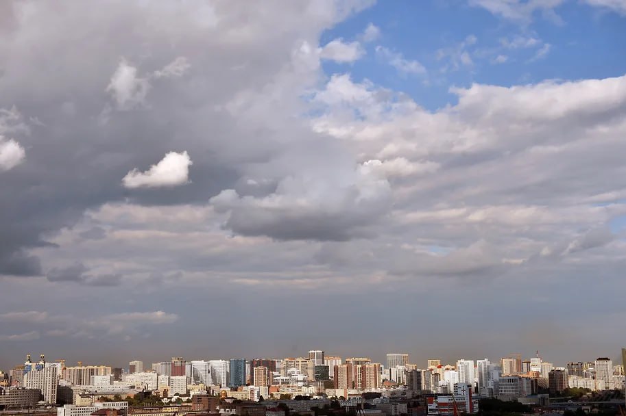 До конца 2025 года Новосибирская область вынуждена будет разместить облигационные займы и привлечь банковские кредиты По итогам октября когда мы получали квартальный перерасчет по налогу на прибыль реализовался негативный сценарий То есть по третьему кварталу налогоплательщики показали уменьшение налогооблагаемой прибыли Это привело к тому что мы по октябрю не получили в бюджет по налогу на прибыль порядка 4 млрд руб сообщил министр финансов и налоговой политики региона Виталий Голубенко на оперативном совещании у губернатора В этом году в бюджет области поступило 251 млрд руб в том числе 227 млрд руб собственных доходов 75 от плана При расходах в 295 млрд руб дефицит бюджета составляет 44 млрд руб план 43 5 млрд руб Влад Некрасов Коммерсантъ  Подписывайтесь на Ъ Сибирь