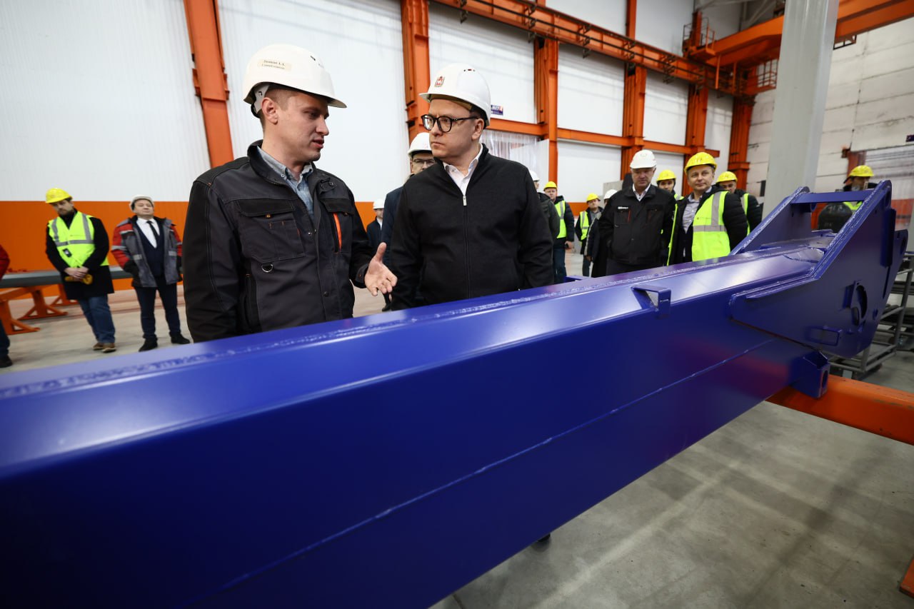 В Челябинске наладили выпуск манипуляторов   www up74 ru articles news 167304 Потенциал предприятия оценил Алексей Текслер