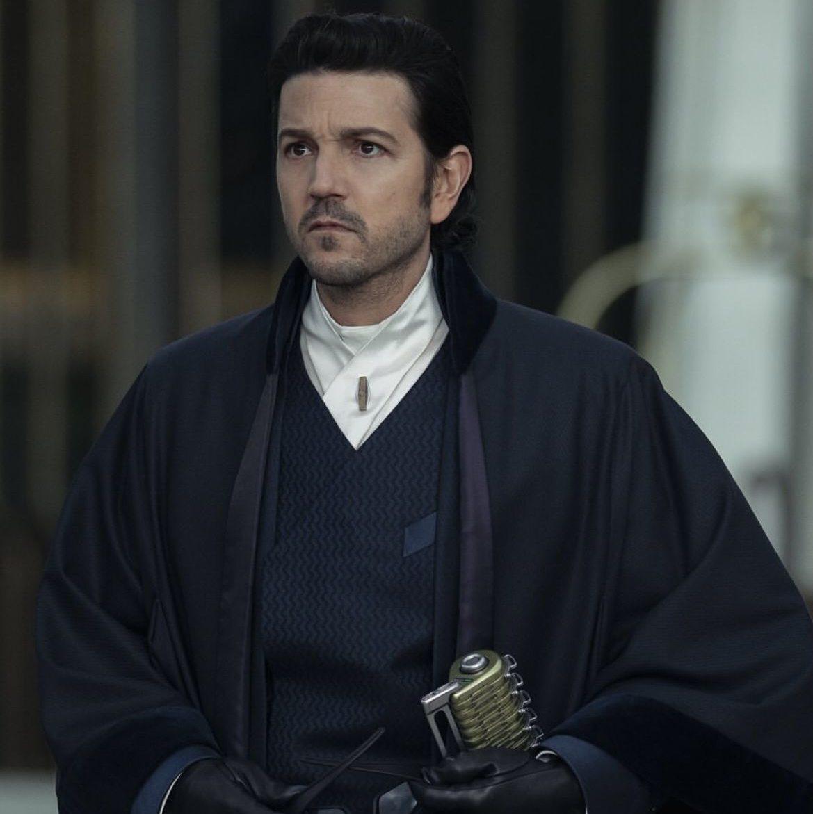 Empire опубликовал список лучших сериалов уходящего года В него вошли   Андор   Переходный возраст   Чужой Земля   Киностудия   Мистер Скорсезе   второй сезон Разделения   Одна из многих   третий сезон Белого лотоса   второй сезон Одних из нас Откроем секрет Разделение и Одни из нас безусловно входят в личный топ редактора канала А вы делитесь в комментариях собственным списком лучших проектов 2025 го   чтосегодняпосмотреть aaamagazine