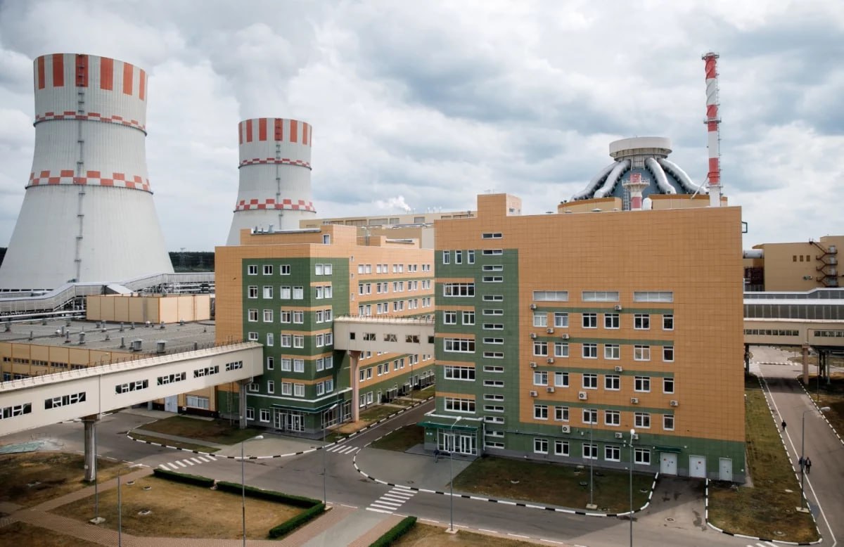 22 декабря 2025 года Нововоронежская АЭС досрочно выполнила годовое государственное задание Федеральной антимонопольной службы ФАС России по выработке электроэнергии в объёме 27 954 млрд кВтч Этого количества хватило бы на два года покрытия потребности в электроэнергии промышленных предприятий области и жителей региона   vrn aif ru society details nv aes dosrochno vypolnila godovoy plan po vyrabotke elektroenergii aifvrn