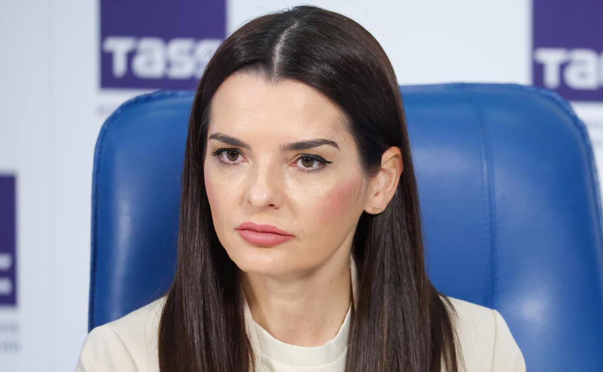 Канада ввела санкции против Евгении Гуцул и молдавского оппозиционного блока Победа Об этом сообщили в канадском МИД Также в этом списке оказались врио главы Гагаузии Илья Узун и лидер партии Шанс Алексей Лунгу Причиной ограничений ведомство называет якобы вмешательство России перед парламентскими выборами которые пройдут в республике 28 сентября БайБайден Подписаться