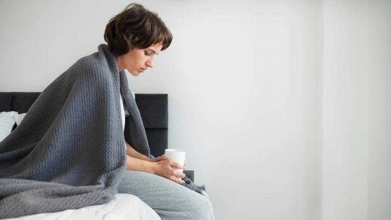 В России ожидается подъем заболеваемости гриппом и ОРВИ в конце января По данным Федерального медико биологического агентства ФМБА сейчас в стране наблюдается положительная динамика на январских каникулах уровень заболеваемости снизился в несколько раз по сравнению с последней неделей декабря Несмотря на положительную динамику врачи предупреждают что ситуация может резко ухудшиться уже в конце января Это вызвано тем что коллективы возвращаются в учебе и работе пишет rian ru   Подписаться на нас Telegram I MAX Прислать нам новость Sakhonlinebo