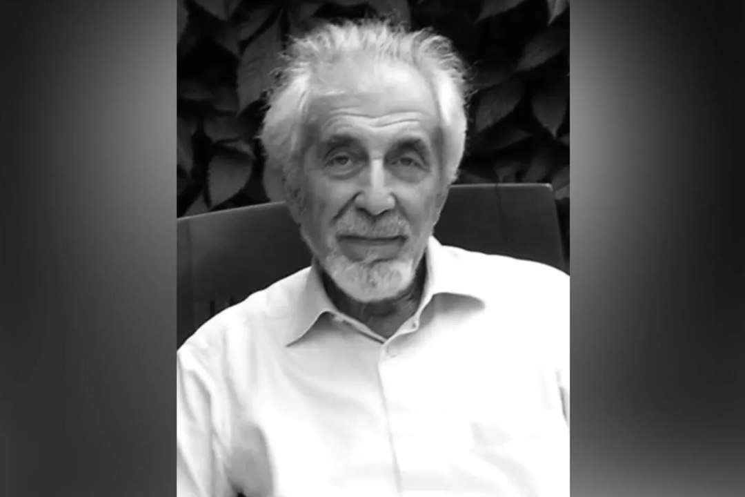 Умер Иосиф Райскин музыковед и критик из Петербурга В Петербурге ушел из жизни выдающийся музыковед историк музыки и критик Иосиф Райскин Ему было 90 лет Иосиф Райскин родился 4 сентября 1935 года По первому образованию он был физиком окончив Ленинградский электротехнический институт Однако страсть к музыке привела его в консерваторию которую он окончил уже в 40 лет Райскин стал одним из самых влиятельных музыкальных публицистов Петербурга Долгие годы он возглавлял газету Мариинский театр был главным редактором издания Санкт Петербургской филармонии PRO MUSICA и шеф редактором Санкт Петербургского музыкального вестника Союз музыкантов Петербурга Читай нас в MAX Читай нас в Telegram