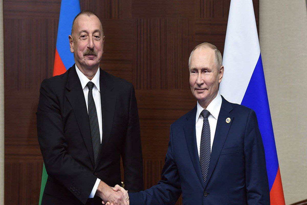 Президент Ильхам Алиев позвонил президенту Российской Федерации Владимиру Путину Глава азербайджанского государства поздравил президента России с днём рождения Владимир Путин поблагодарил за поздравления Во время телефонного разговора стороны обменялись мнениями о текущем состоянии и перспективах отношений между Азербайджаном и Россией vesti az