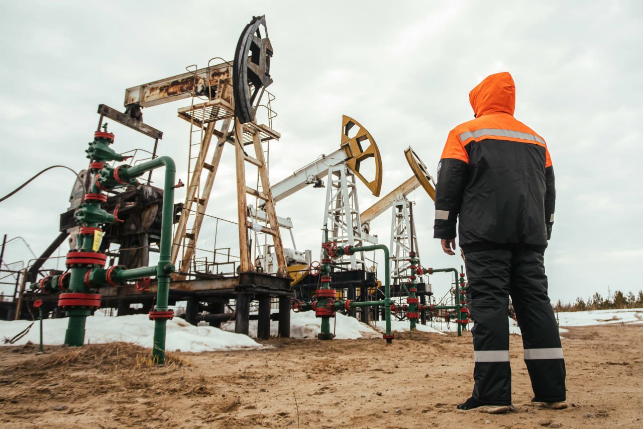 За 4 мес 2025 года демпферные выплаты нефтяным компаниям составили ₽467,7 млрд: в январе — ₽156,4 млрд, в феврале — ₽148,3 млрд, в марте — ₽100,3 млрд, в апреле — ₽62,7 млрд Читать далее #ROSN