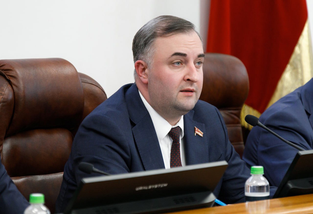 Председателем Заксобрания Челябинской области восьмого созыва избран депутат от Единой России Олег Гербер AXrnews