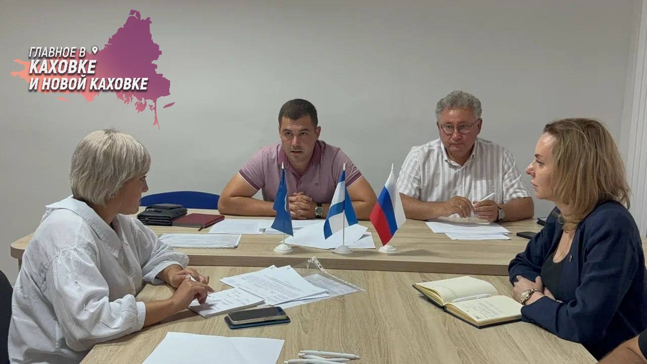В Херсонской области выделено 50 млн рублей на обновление библиотек и развитие культуры На заседании общественного совета проекта «Единой России», «Культура малой Родины» обсуждались вопросы ремонта домов культуры, подачи заявок на закупку новых музыкальных инструментов и другие аспекты развития культуры. «Каждая новая страница на русском языке вернет нашим детям право знать историю и мыслить свободно. Контролирую лично ремонты домов культуры, инструменты для школ, оборудование для творческих коллективов», — отметил секретарь регионального отделения «Единой России» Владимир Сальдо.