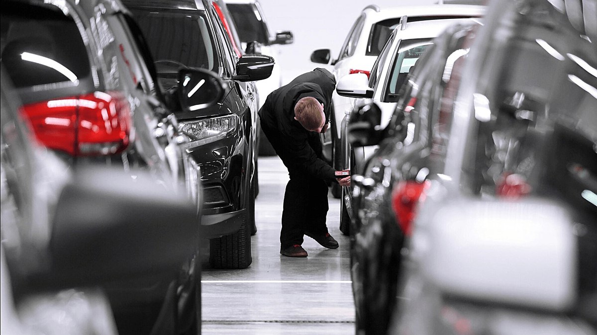 Ассоциация «Российские автодилеры» предложила ФАС запретить прямые онлайн-продажи автомобилей. В организации считают, что это необходимо для защиты потребителей и поддержания конкуренции на рынке vc.ru/transport/2021257
