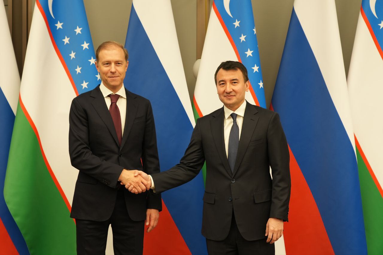 В Ташкенте стартовало 26 е заседание Межправительственной российско узбекской комиссии по экономическому сотрудничеству в узком составе После церемонии фотографирования мероприятие продолжилось в закрытом формате передает корреспондент SputnikUzbekistan