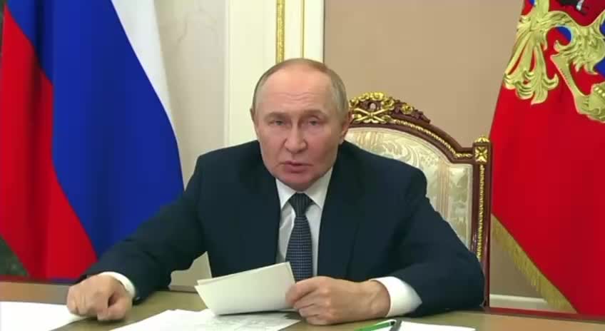 Путин проводит видеоконференцию с губернаторами, обсуждая задачи для регионов