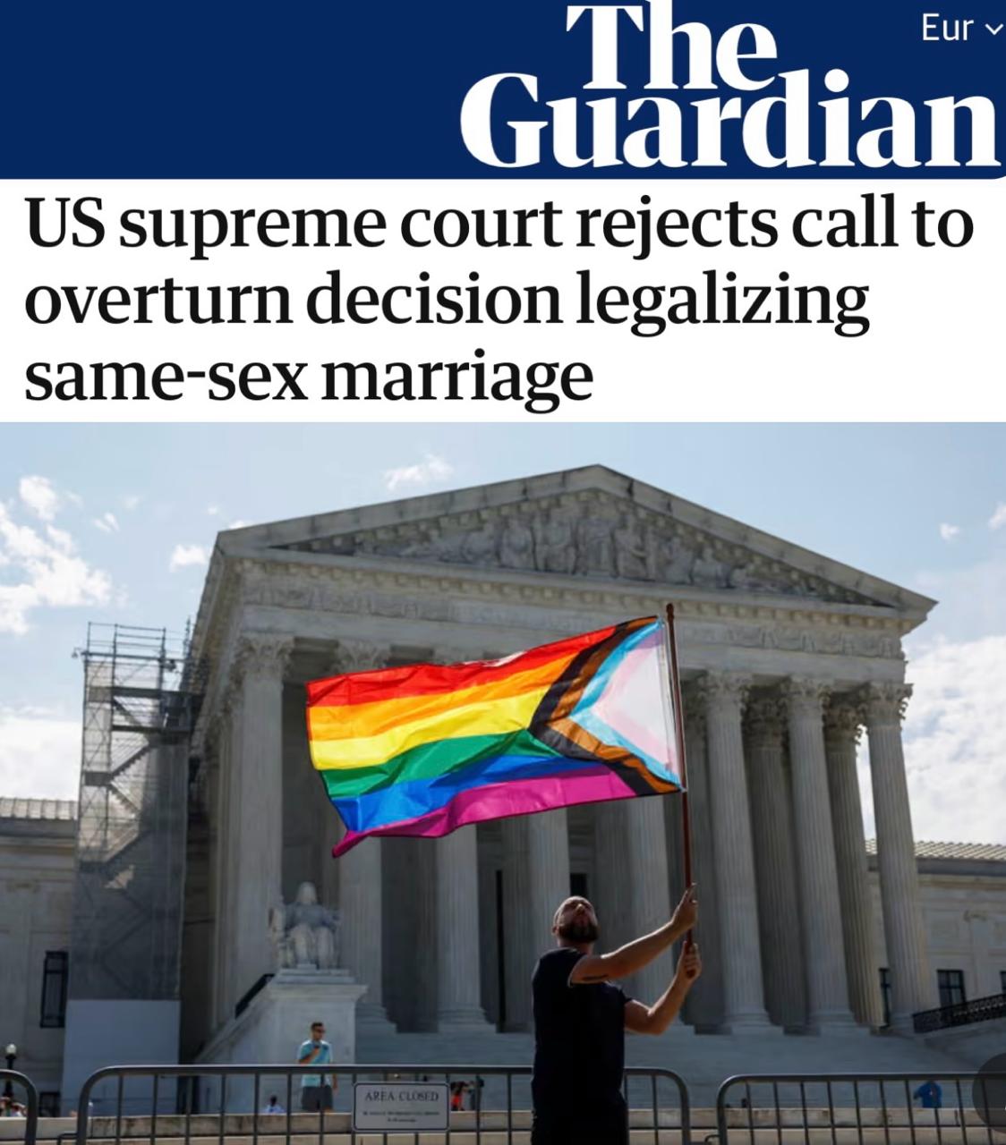 Верховный суд США отклонил призыв пересмотреть решение о легализации однополых браков В США отказались признать однополые браки незаконными Верховный суд США отклонил просьбу отменить историческое решение легализовавшее однополые браки по всей стране Судьи без комментариев отвергли апелляцию Ким Дэвис бывшего клерка из штата Кентукки которая после решения суда в деле Obergefell v Hodges в 2015 году отказалась выдавать лицензии на брак однополым парам НАШИ РЕСУРСЫ Telegram Tik tok YouTube RUTUBE
