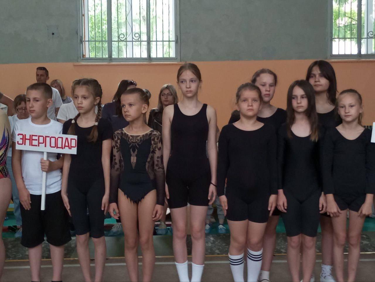 В Бердянске прошло открытое первенство по прыжкам на батуте в дисциплине "прыжки на акробатической дорожке" Спортсмены из Энергодара, Мелитополя, Бердянска, Токмака, Геническа и ДНР показали отличные результаты. Срочно Бердянск‼ Наш бот